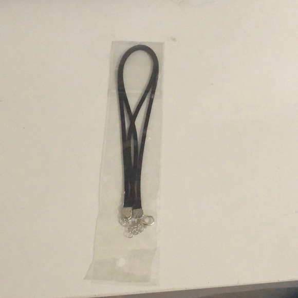 Chokers - Picture 7 of 8